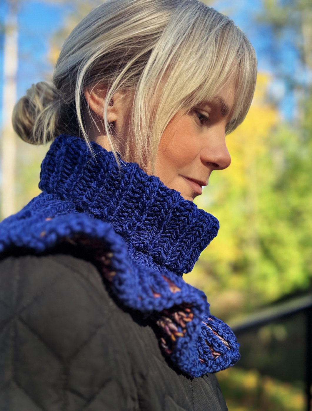 Frill Seeker Neck Warmer - Indigo