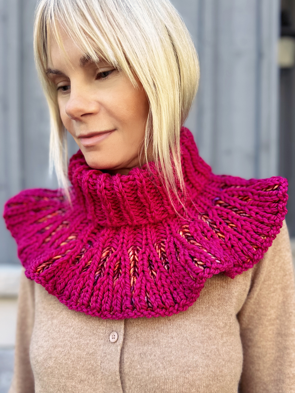 Frill Seeker Neck Warmer - Cerise